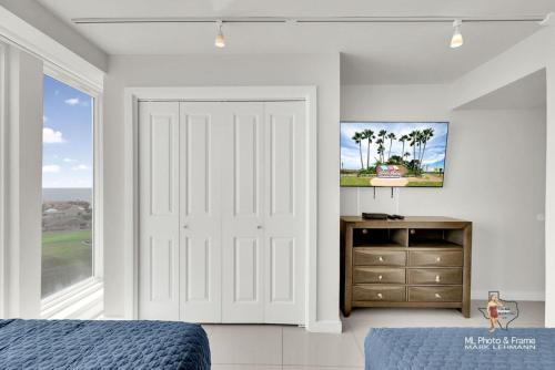 Three-Bedroom Deluxe Apartment image 5