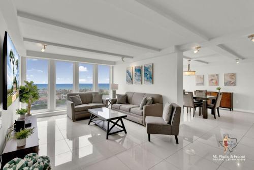 Three-Bedroom Deluxe Apartment room in Bahia Mar-Solare Tower Beachfront Resort with Two Pools
