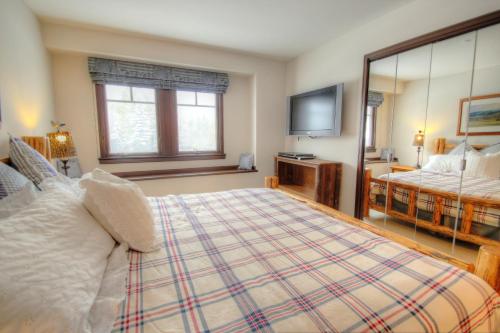 S2 The Meadows Townhome Townhouse - image 8