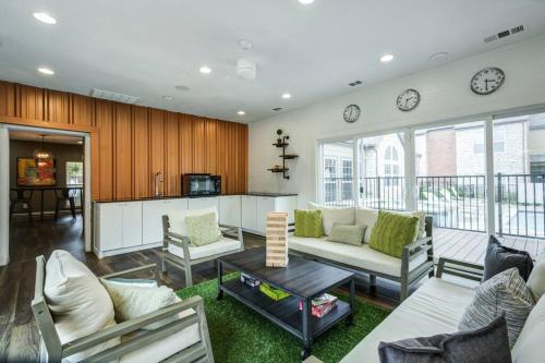 Peaceful & Stylish, 1BD with Resort-Style Pool&Gym, Plano (foto 8)