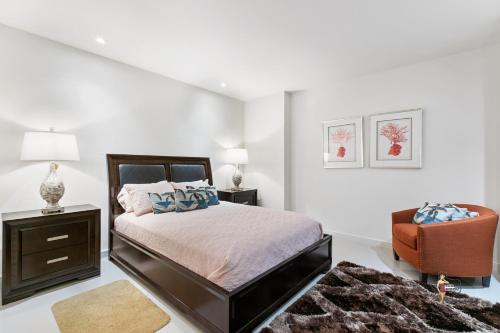 Four-Bedroom Apartment with Pool View image 8