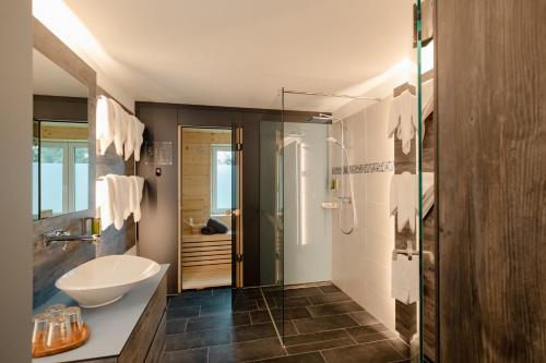 Südseequartier - Familienfreundliche 5-Sterne-Apartments mit Sauna, Vinothek & Spielplatz im Lausitzer Seenland in Elsterheide, Deutschland