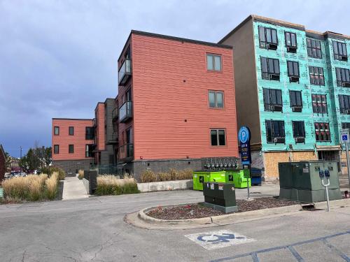 Modern Downtown Condo - image 12