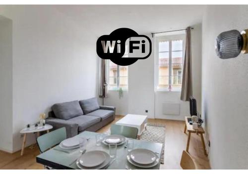 Appartement 2 chambres, calme garanti, Лион