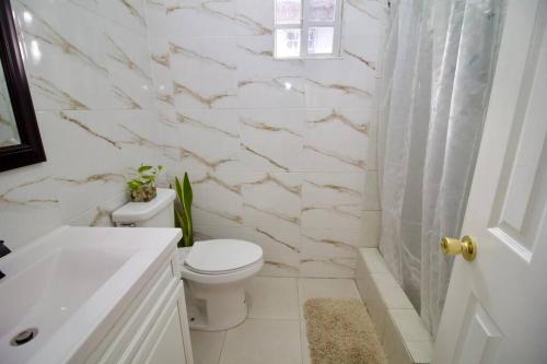 Taylor's Retreat - 5min to Sandals Resort & Beach Taylor's Retreat - 5min to Sandals Resort & Beach