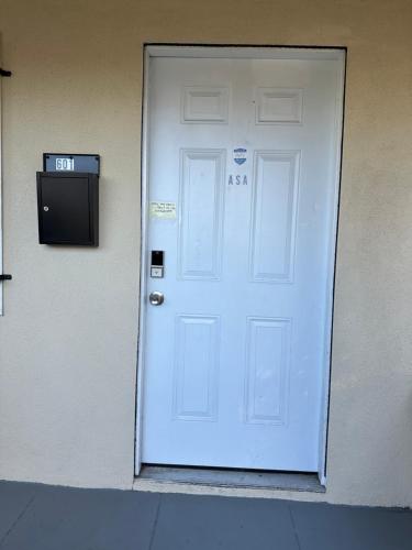 Affordable Stay America in Los Angeles, USA