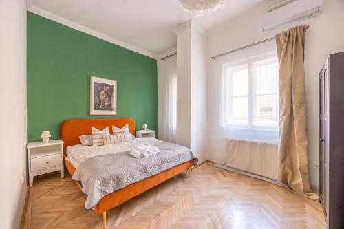 Cozy & Central Located Apartment w' Terrace