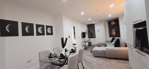 Abbey Corner By Nivaas-Located in the heart of the city centre-5 minute walk to train station-20 minutes to London via train, Reading (fotografie 10)