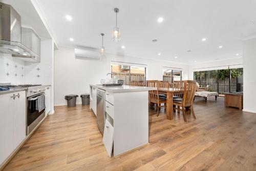 Happy Cozy Convenient 4BR, Breezy, Near Mall, Park in برويك