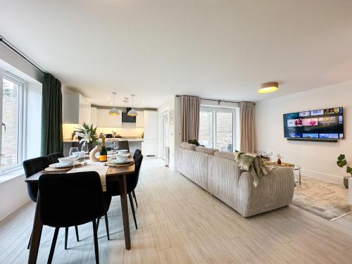 NEW Edwin Bing Mews -Luxury City Centre Home - FREE Parking gîte à louer Canterbury Christ Church University