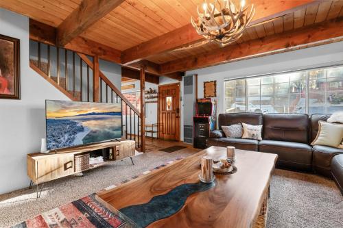 The Bird House in Moonridge - Close to Slopes, Fireplace, Barbecue in Big Bear Lake, USA