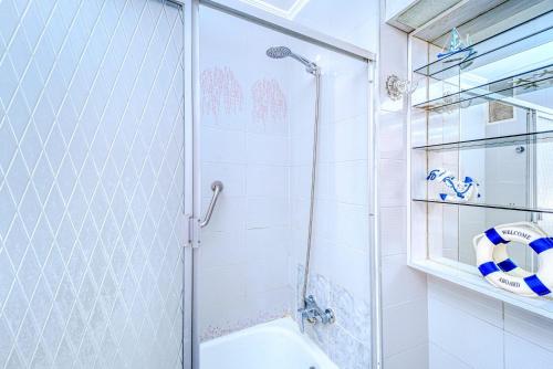 Apartment image 9