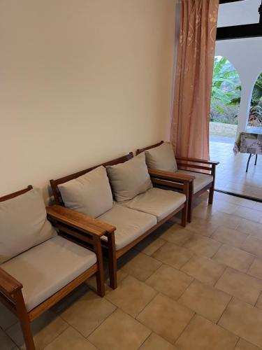 sala de TV, TIKI LODGE Hiva oa in Islas Marquesas