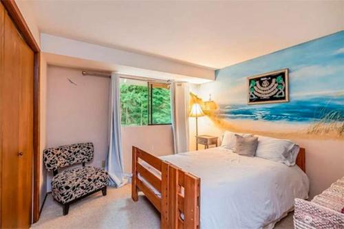 10 min walk to Downtown - Large 7 bedroom house