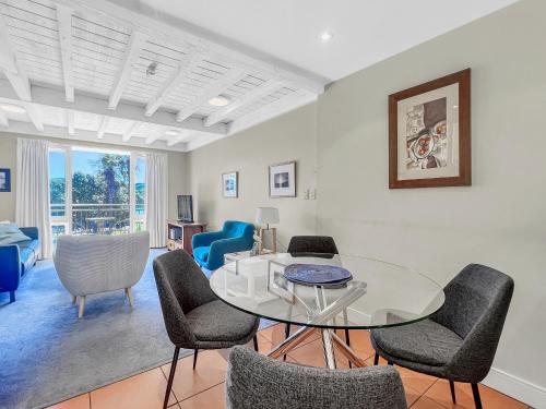 Waterfront 2-Bedroom Harbour View Apartment