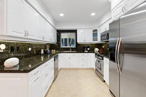 Walking from the beach 3Br Villa in Fort Lauderdale, USA