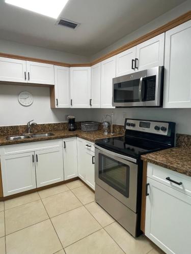 Cozy and super location 2 BR -1 in Miami, USA