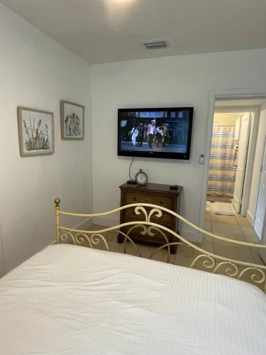 Cozy and super location 2 BR -1 in Miami, USA