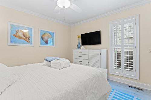 Serene, Pet Friendly Sea Pines Villa Near Beach with Pool Access Serene, Pet Friendly Sea Pines Villa Near Beach with Pool Access