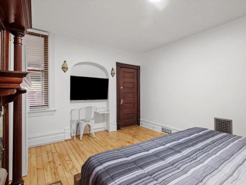 Oakland, Pittsburgh !B Stylish and Quiet Private Bedroom with Shared Bathroom in Pittsburgh, USA