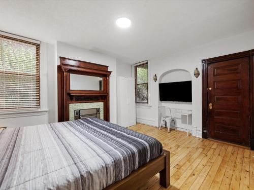 Oakland, Pittsburgh !B Stylish and Quiet Private Bedroom with Shared Bathroom in Pittsburgh, USA