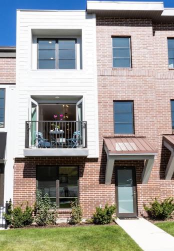 Modern 3BR Retreat - Walk to Temple Square & Delta Arena