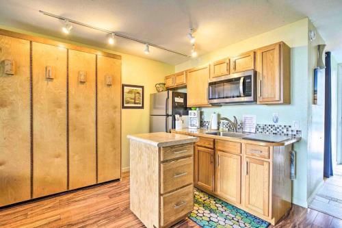 CLOSEST To IRONMAN START - ISLANDER INN CONDOS