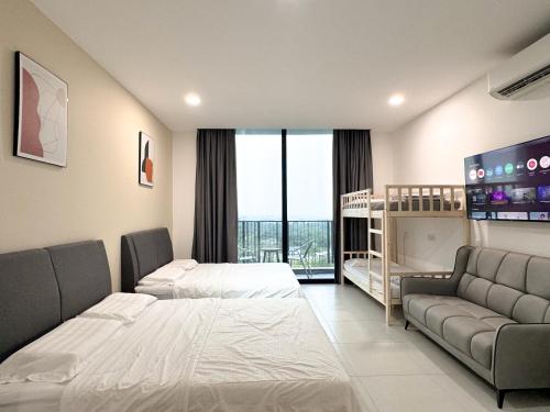 The Podium-Studio-Free 1 Parking-6 Pax, Kuching
