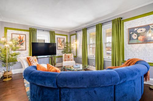 GAME DAY Haven- Sleeps 10, Near Notre Dame & DT! in South Bend, USA