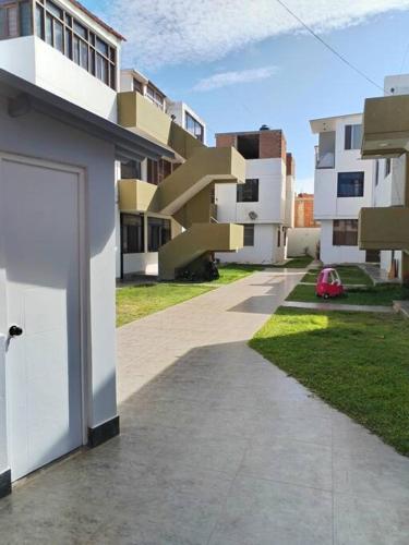 Mini Depa a 1 calle de la playa in Pimentel