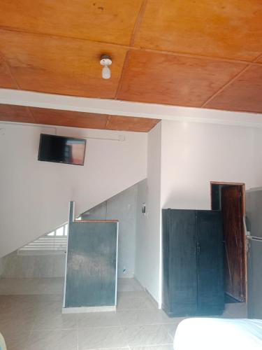 A Apartaestudio central amoblado con cocina y baño