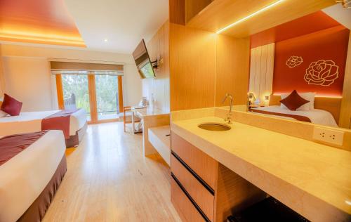 2 double beds