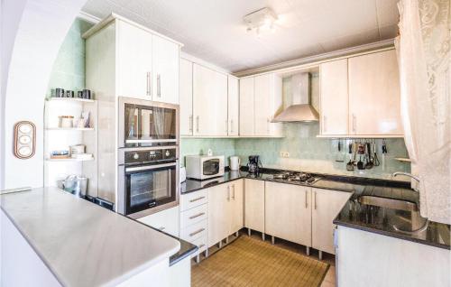 Holiday home C/Breten - image 2