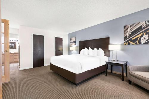 Clarion Inn At Platte River - image 11