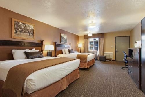2 king beds
