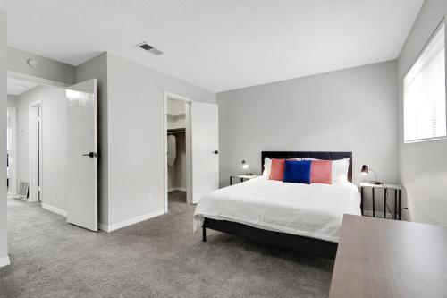Sweetwater 8b I Beautiful 2bd Apt I Free Parking in Gainesville, USA