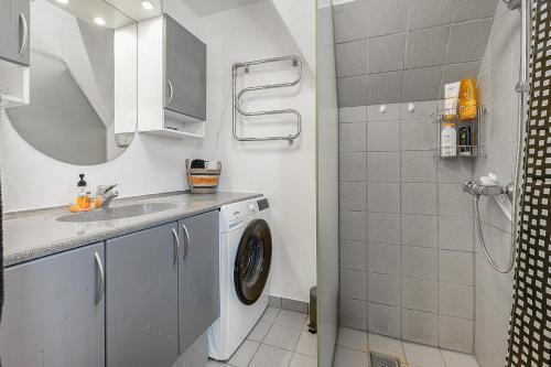 Three-Bedroom Holiday Home  image 9