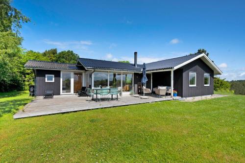 Three-Bedroom Holiday Home  room in Beautiful Holiday Home With Stunning Views Of Ebeltoft Bay