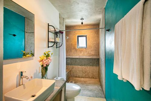 Suite Indigo image 1