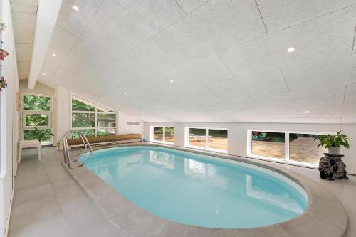 Four-Bedroom Holiday Home image 10