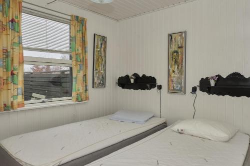 Stunning Home In Ebeltoft With 3 Bedrooms And Internet - image 3