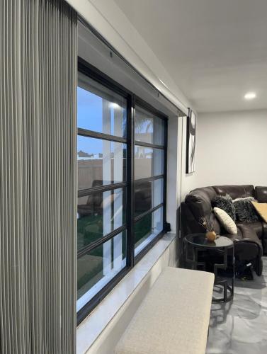 Lakefront Retreat with Pool mins from Beach and Airport in Fort Lauderdale, USA
