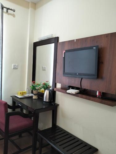 Deluxe Triple Room image 2