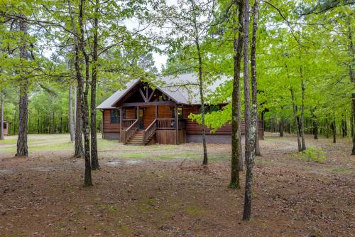 Cross Timbers Cabin on The Grove's 25-Acres Cross Timbers Cabin on The Grove's 25-Acres