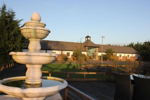 花園, 德薩利斯大酒店 (De Salis Hotel) in 史坦斯特機場