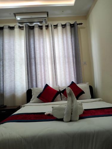 Deluxe Twin Room image 2