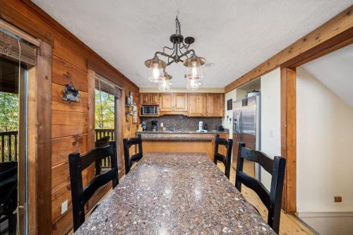 Cherokee Winds cabin - image 5