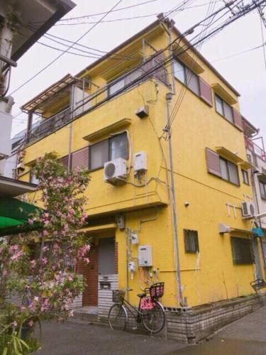 コンパクトダブルルーム難波まで3分林林的民宿b01, Osaka