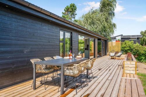 Four-Bedroom Holiday Home image 8