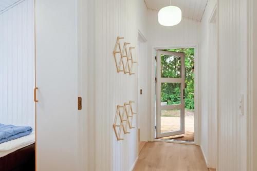 Awesome Home In Ebeltoft With 3 Bedrooms Internet And Sauna - image 2